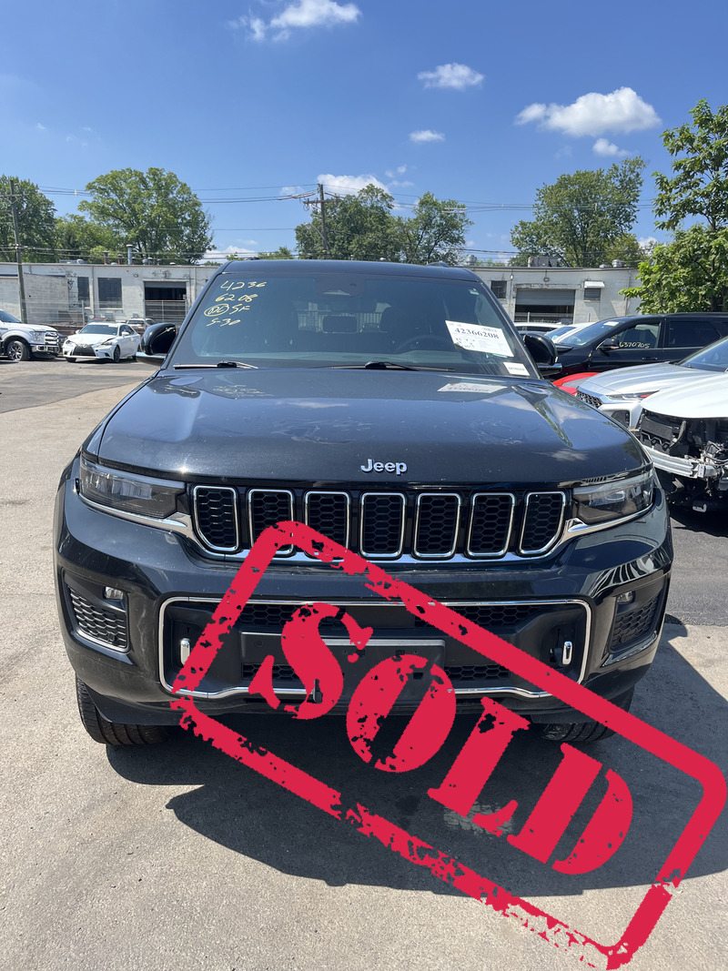 2022 jeep grand cherokee 8
