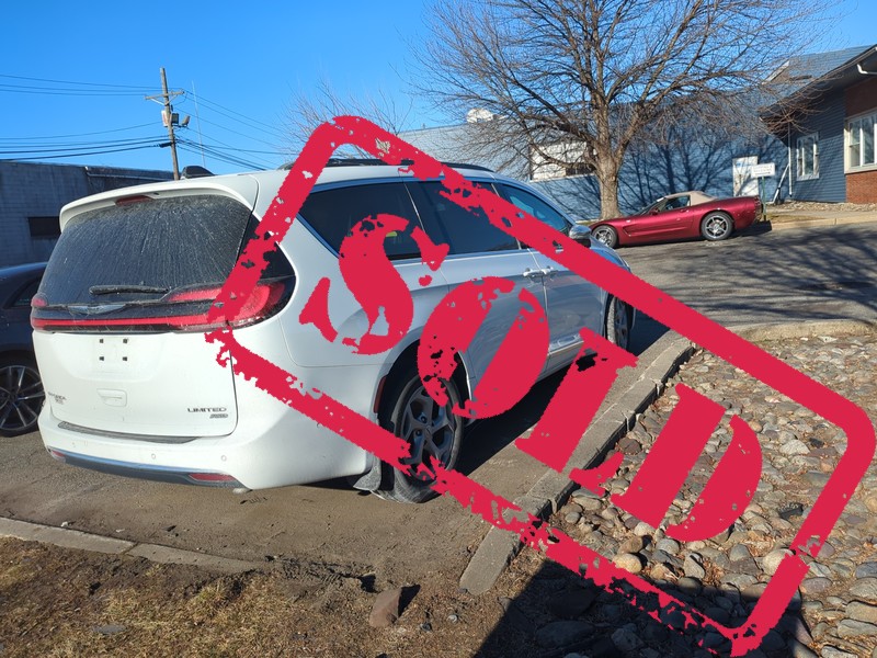 2023 chrysler pacifica 1