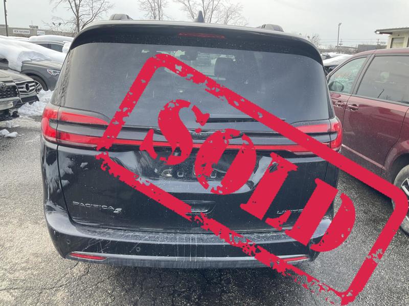 2026 chrysler pacifica 8