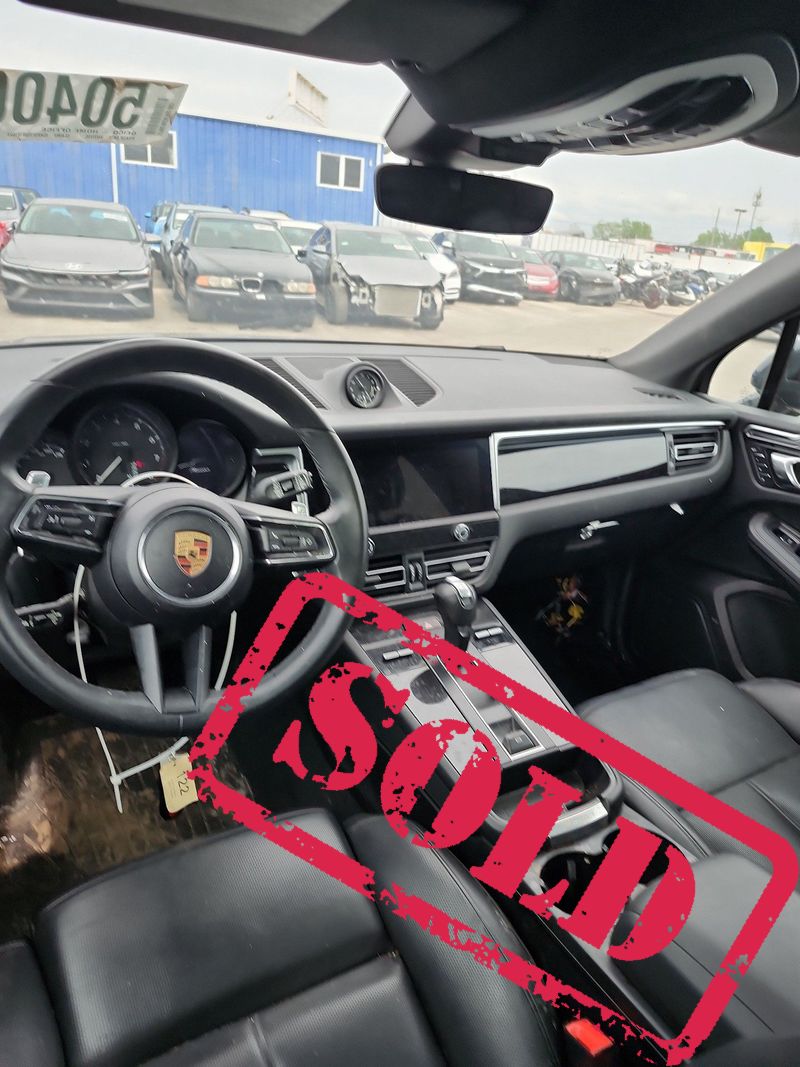 2024 porsche macan base 16