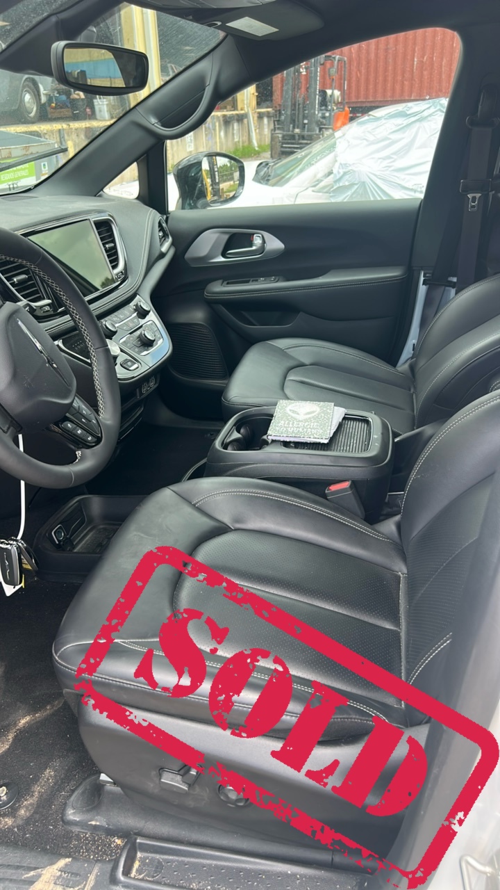 2024 chrysler pacifica zabrac czesci 32