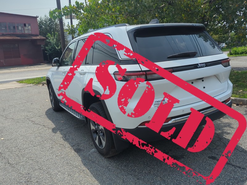 2023 jeep grand cherokee 4xe 12